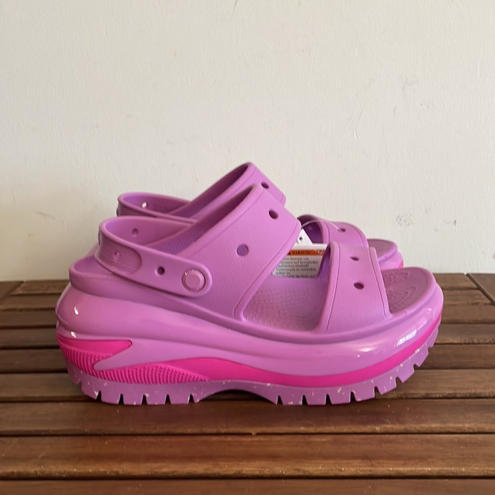 NWT Crocs Classic Mega Crush Platform Sandals Bubble Women Size 10 Men Size 8 - Picture 5 of 8